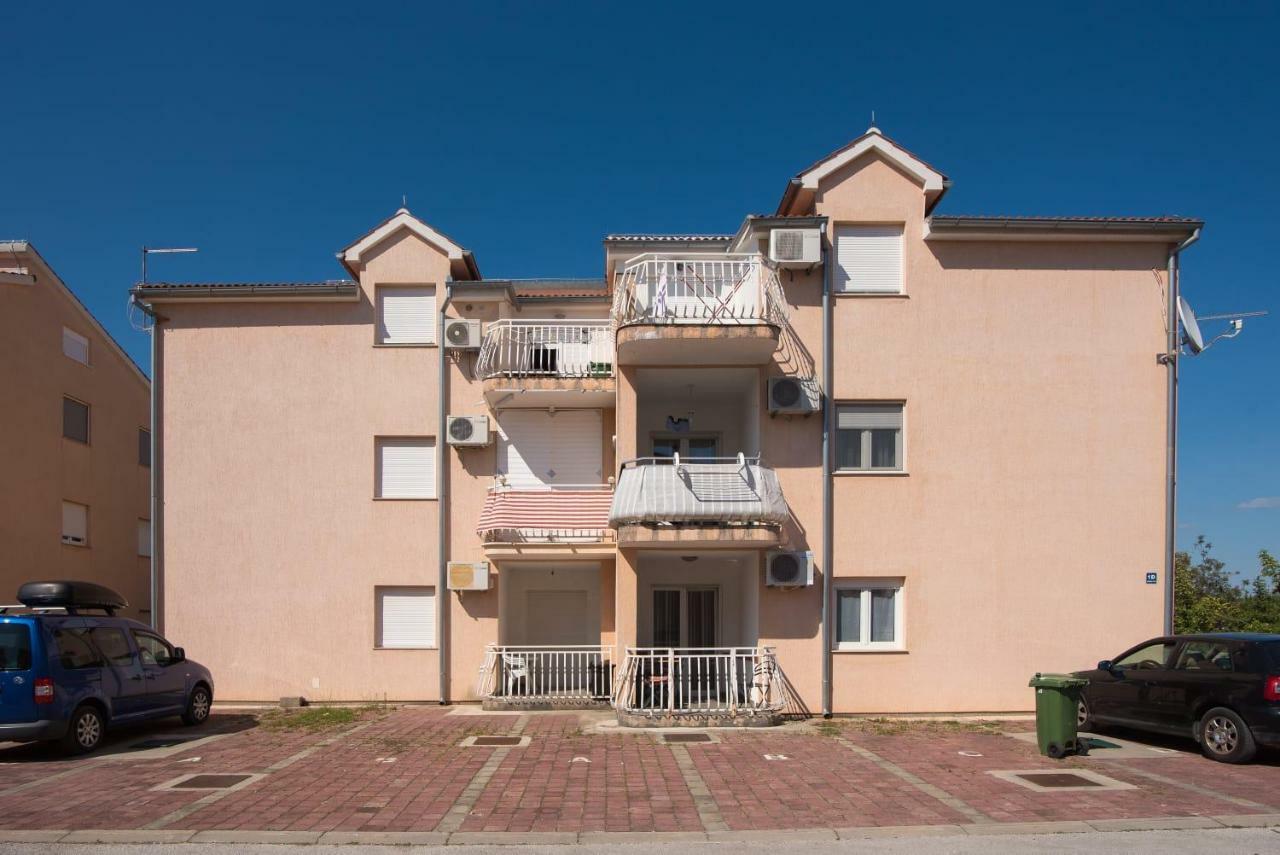 Vodice-Srimaアパートメント エクステリア 写真